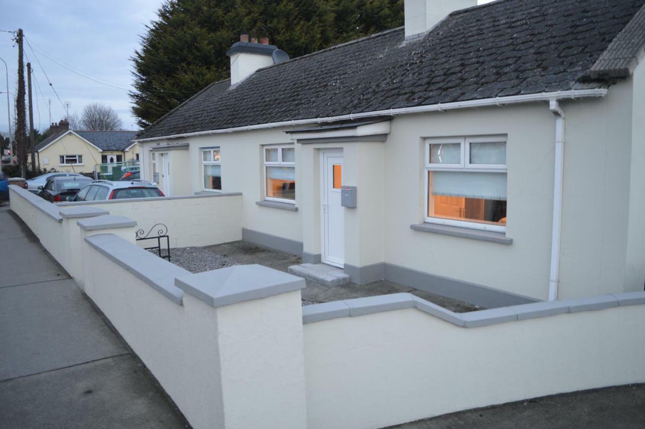 The Comfy Cottage Swords Exterior photo